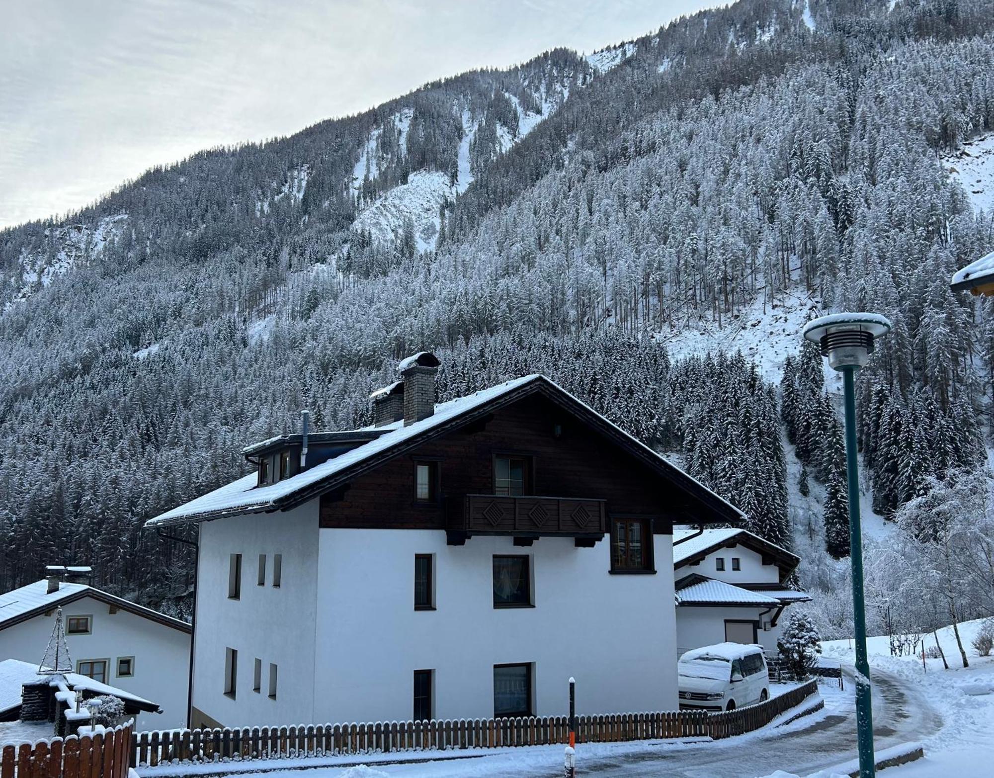 Haus Waldblick Daire Hopfgarten in Defereggen Dış mekan fotoğraf